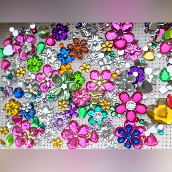 200+ JEWELS LARGE MED SM GEMS SPARKLES FLAT BACKS MIXED LOT DIY CRAFTING BULK - Picture 13 of 16